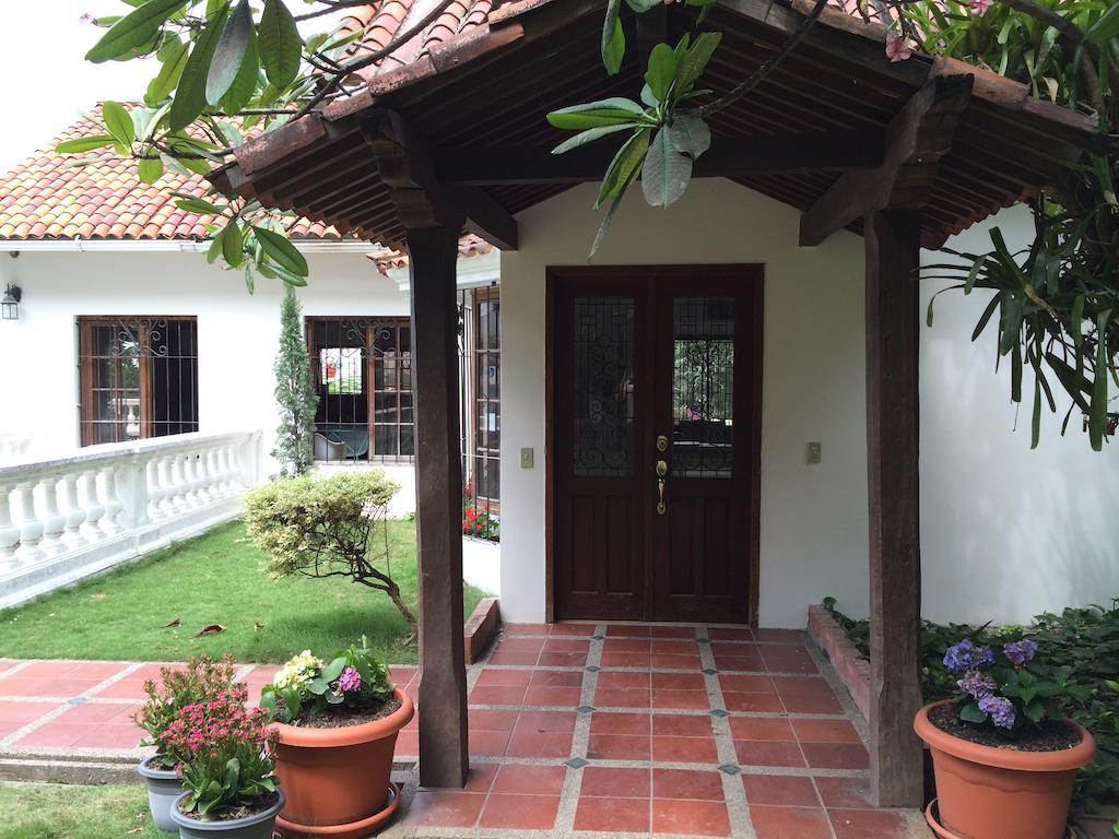 Iguanazu Bed & Breakfast Bed & Breakfast Guayaquil Exterior photo